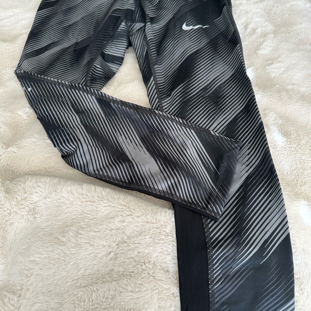 Nike workout leggings
